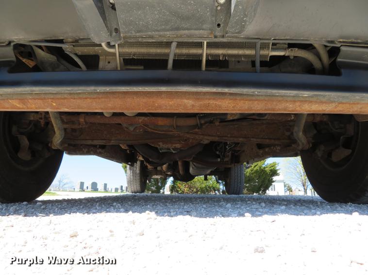 image for item DG3956 2003 Ford F250  Super Duty XL utility bed pickup truck