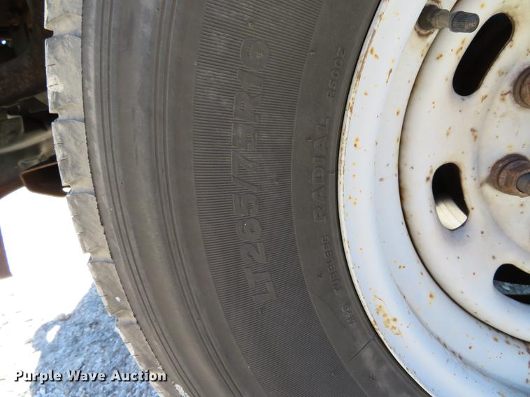 image for item DG3956 2003 Ford F250  Super Duty XL utility bed pickup truck