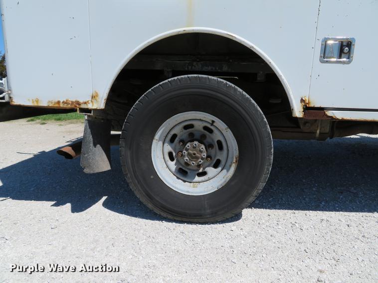 image for item DG3956 2003 Ford F250  Super Duty XL utility bed pickup truck