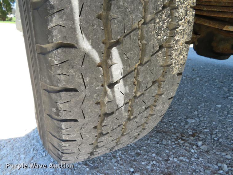 image for item DG3956 2003 Ford F250  Super Duty XL utility bed pickup truck