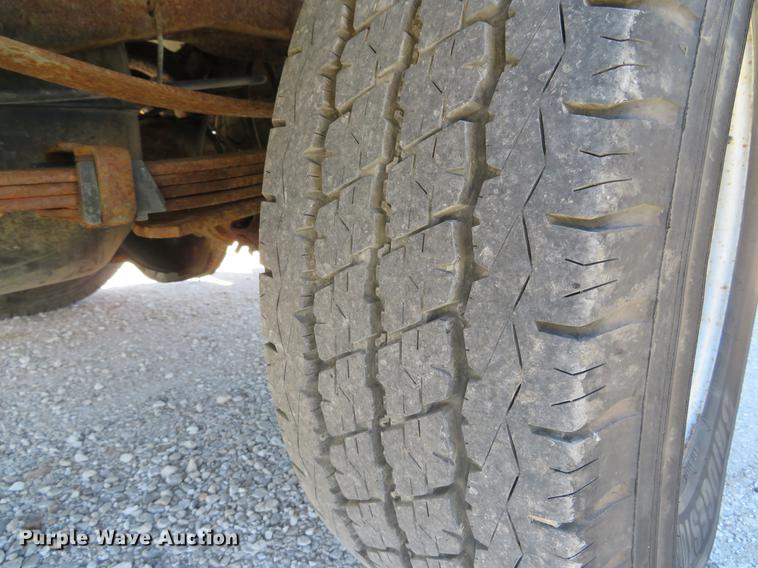 image for item DG3956 2003 Ford F250  Super Duty XL utility bed pickup truck