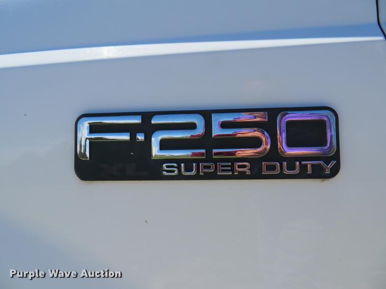 image for item DG3956 2003 Ford F250  Super Duty XL utility bed pickup truck