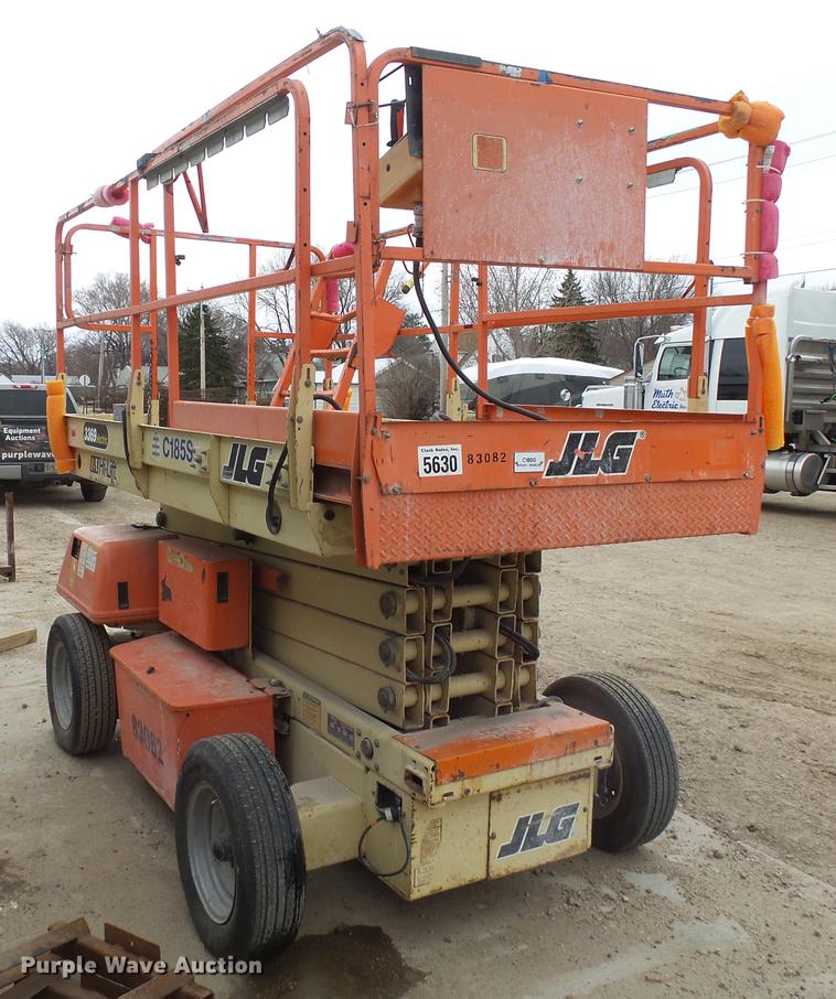 image for item DX9174 2001 JLG 3369 rough terrain scissor lift