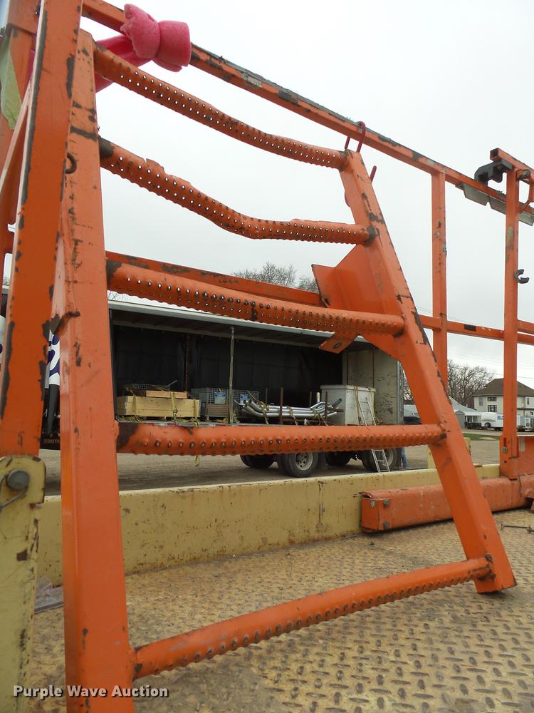 image for item DX9174 2001 JLG 3369 rough terrain scissor lift
