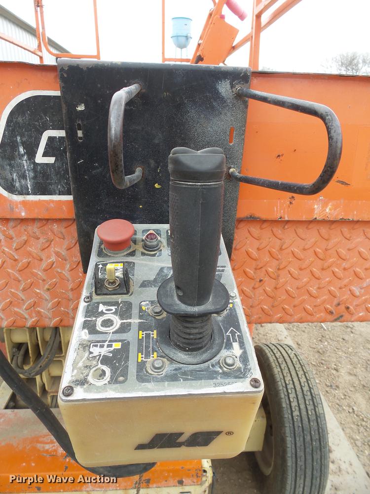 image for item DX9174 2001 JLG 3369 rough terrain scissor lift