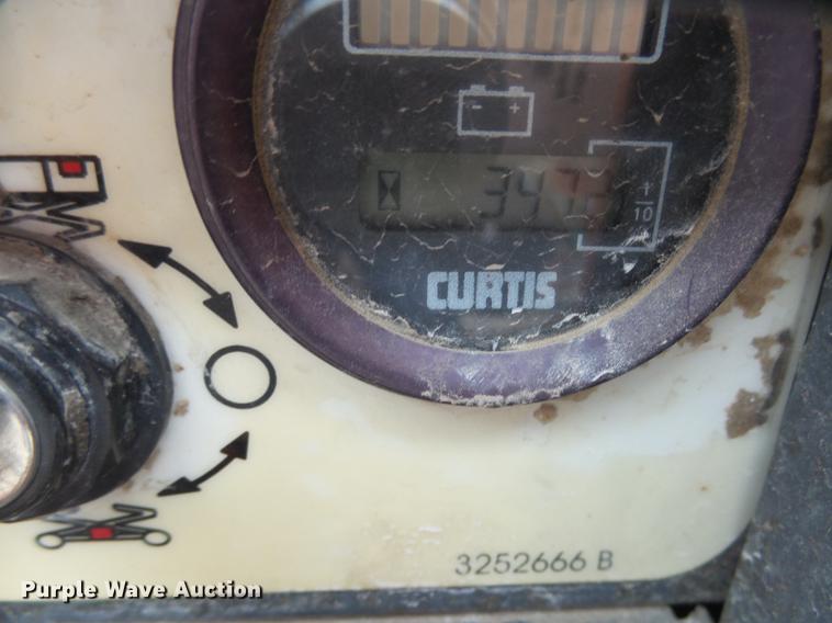 image for item DX9174 2001 JLG 3369 rough terrain scissor lift