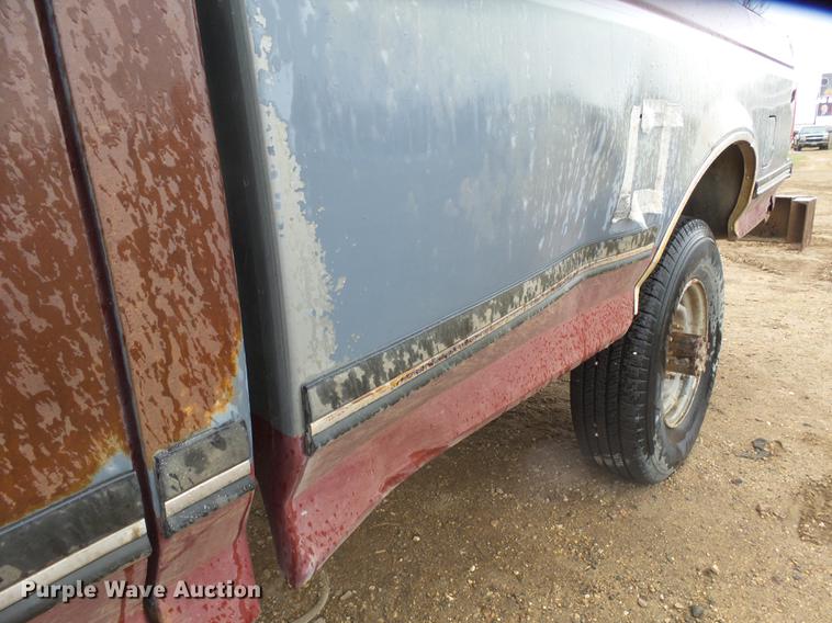 image for item DX9180 1990 Ford F250 pickup truck
