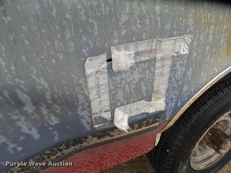 image for item DX9180 1990 Ford F250 pickup truck