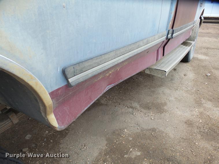 image for item DX9180 1990 Ford F250 pickup truck