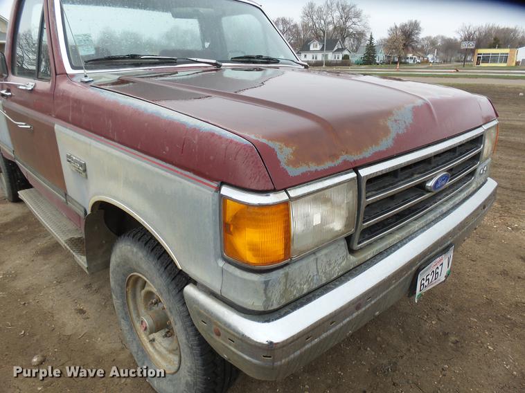 image for item DX9180 1990 Ford F250 pickup truck