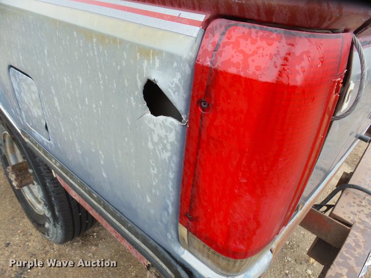 image for item DX9180 1990 Ford F250 pickup truck