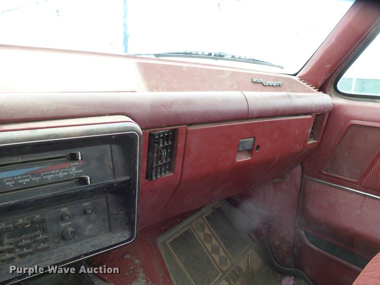 image for item DX9180 1990 Ford F250 pickup truck