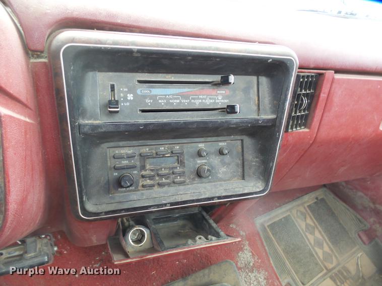 image for item DX9180 1990 Ford F250 pickup truck