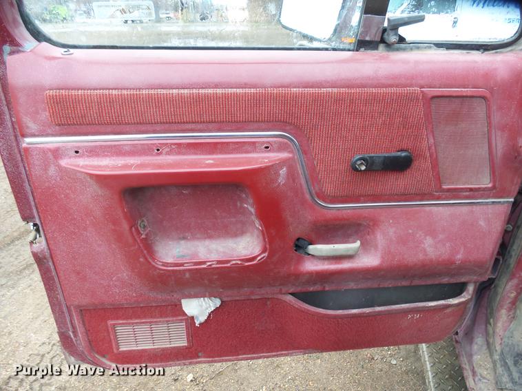 image for item DX9180 1990 Ford F250 pickup truck