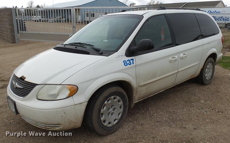 image for item DX9181 2003 Chrysler Town & Country van