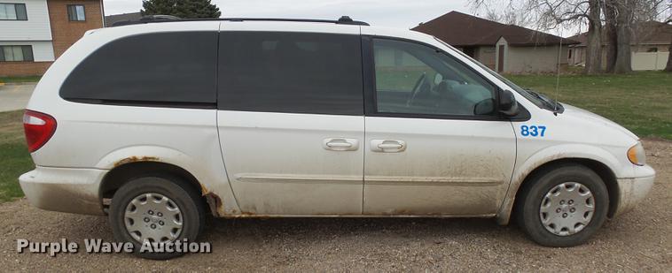 image for item DX9181 2003 Chrysler Town & Country van