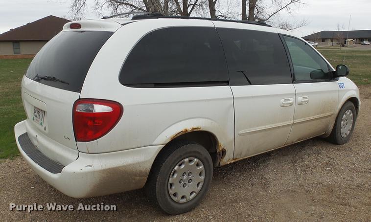 image for item DX9181 2003 Chrysler Town & Country van