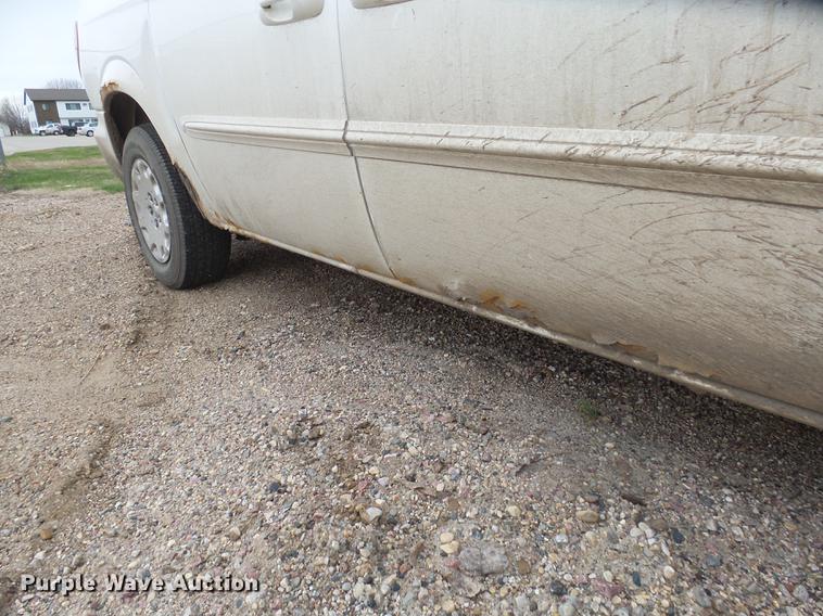 image for item DX9181 2003 Chrysler Town & Country van