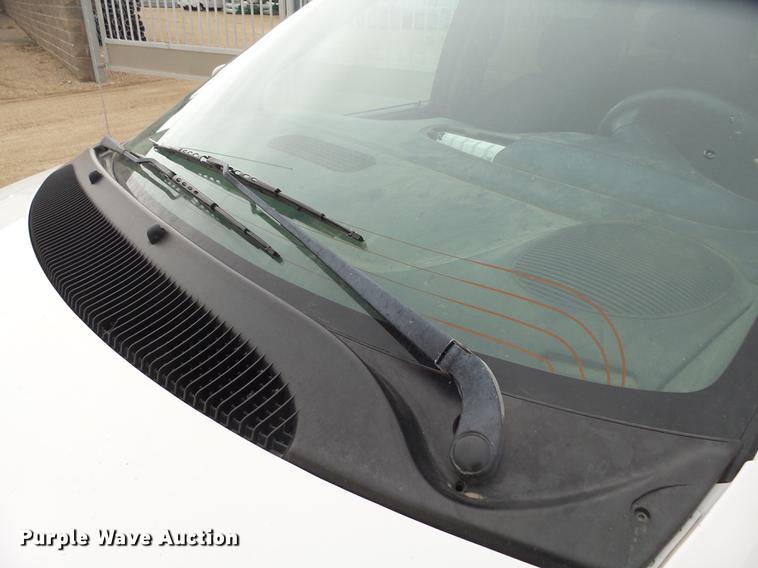 image for item DX9181 2003 Chrysler Town & Country van