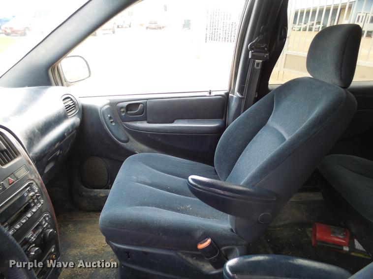 image for item DX9181 2003 Chrysler Town & Country van