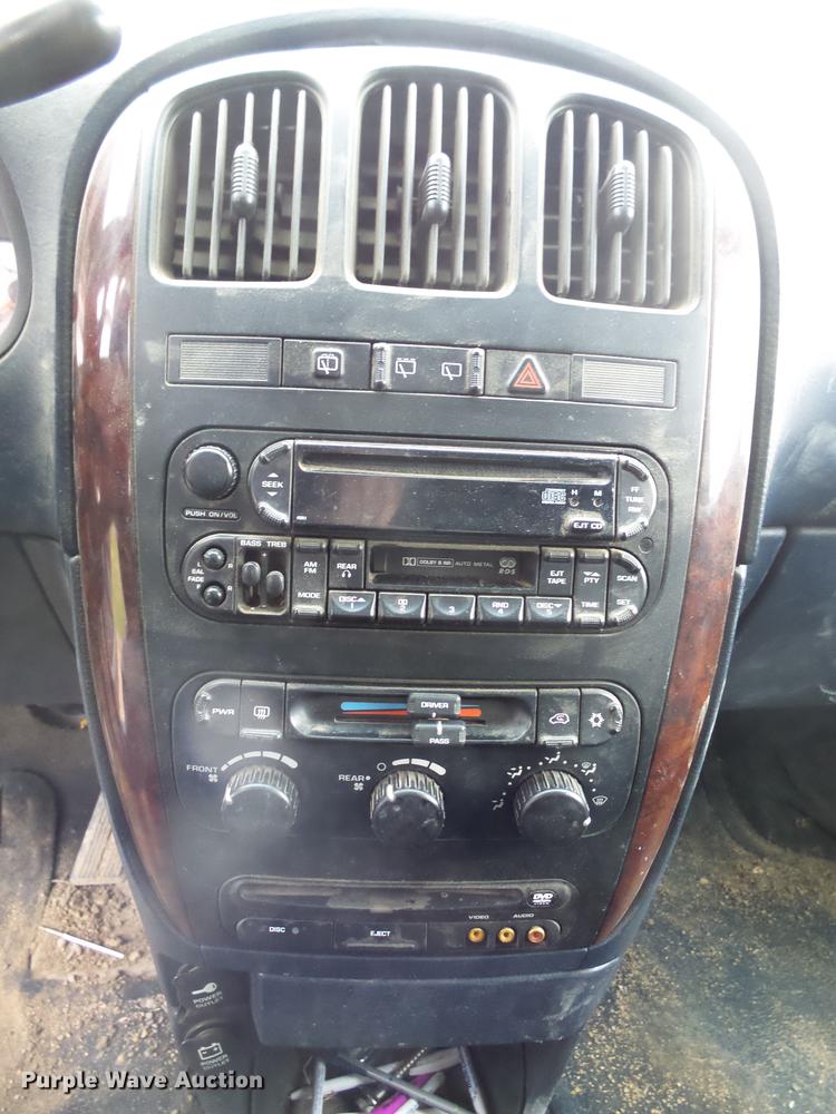 image for item DX9181 2003 Chrysler Town & Country van