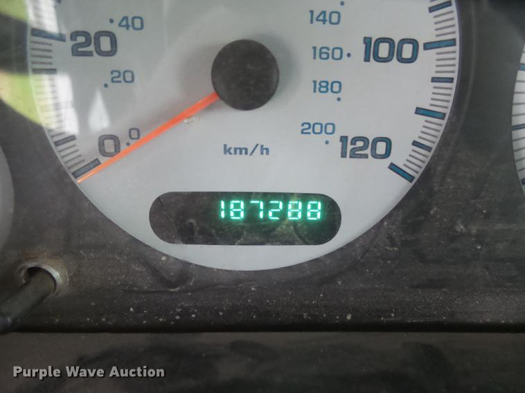 image for item DX9181 2003 Chrysler Town & Country van