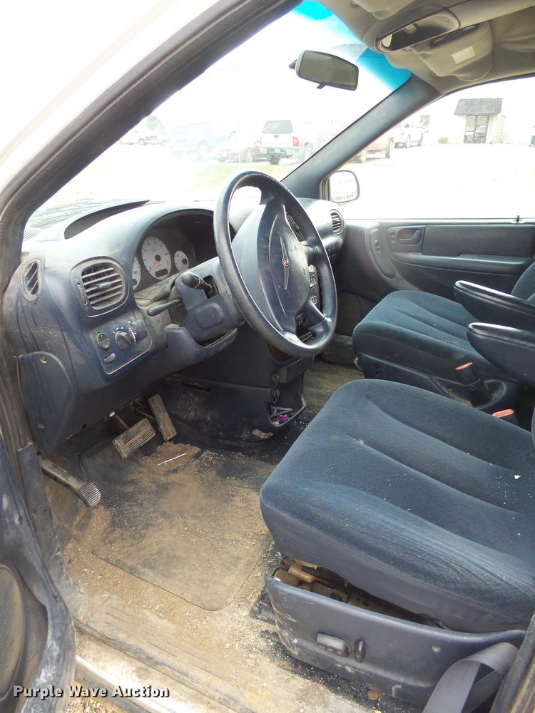 image for item DX9181 2003 Chrysler Town & Country van