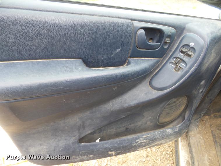 image for item DX9181 2003 Chrysler Town & Country van
