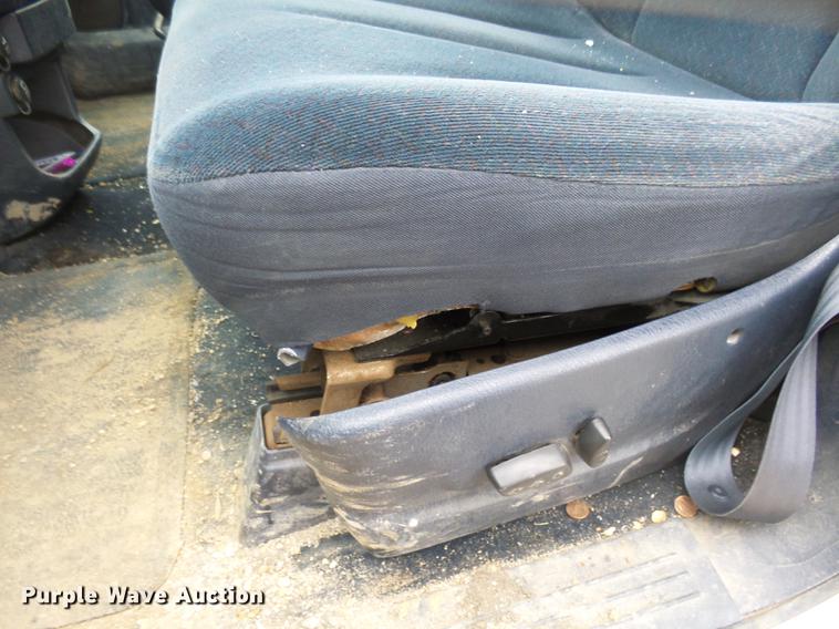 image for item DX9181 2003 Chrysler Town & Country van