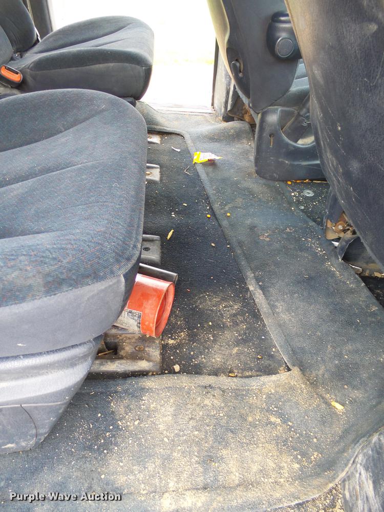 image for item DX9181 2003 Chrysler Town & Country van