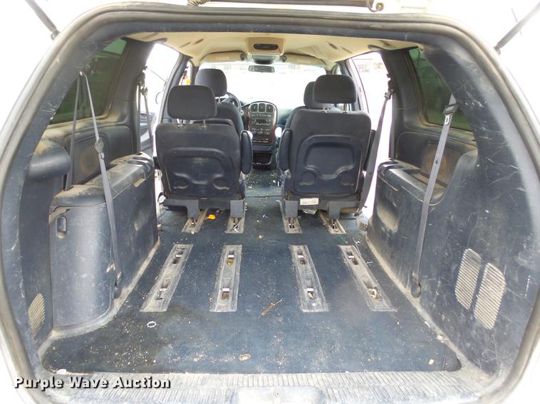 image for item DX9181 2003 Chrysler Town & Country van