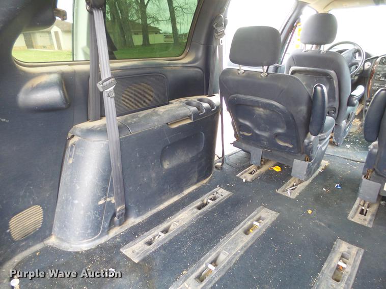 image for item DX9181 2003 Chrysler Town & Country van