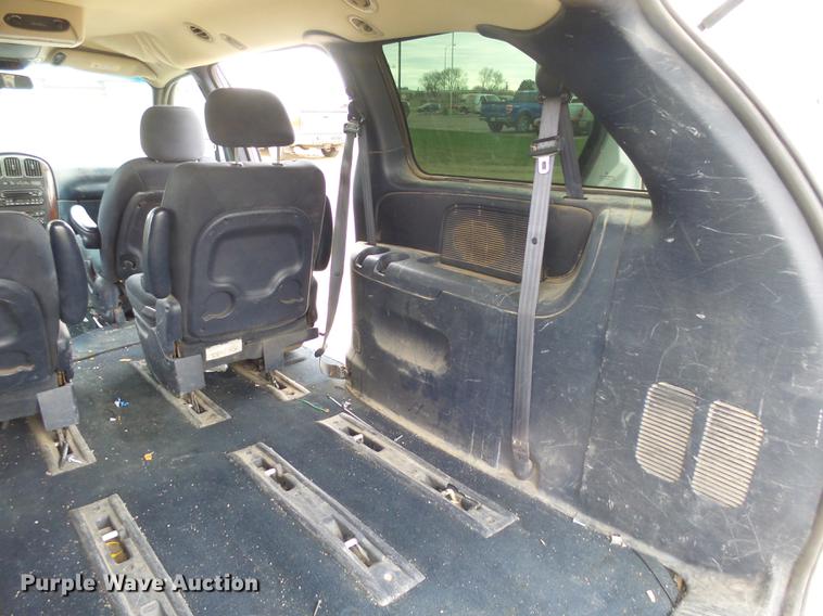 image for item DX9181 2003 Chrysler Town & Country van