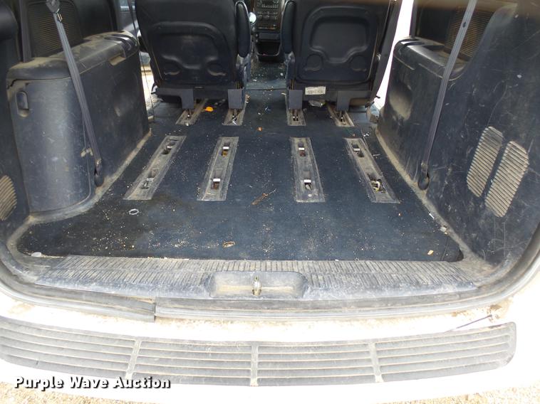 image for item DX9181 2003 Chrysler Town & Country van