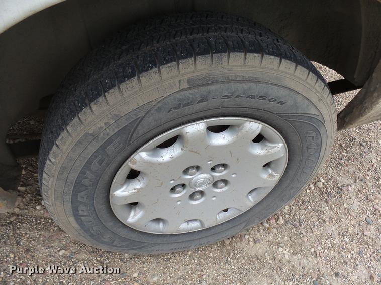 image for item DX9181 2003 Chrysler Town & Country van