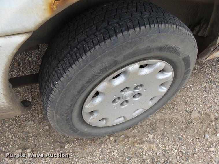 image for item DX9181 2003 Chrysler Town & Country van