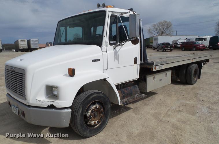 image for item EM9146 2001 Freightliner FL60 rollback truck