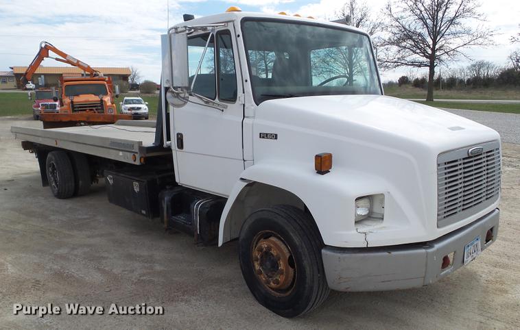 image for item EM9146 2001 Freightliner FL60 rollback truck