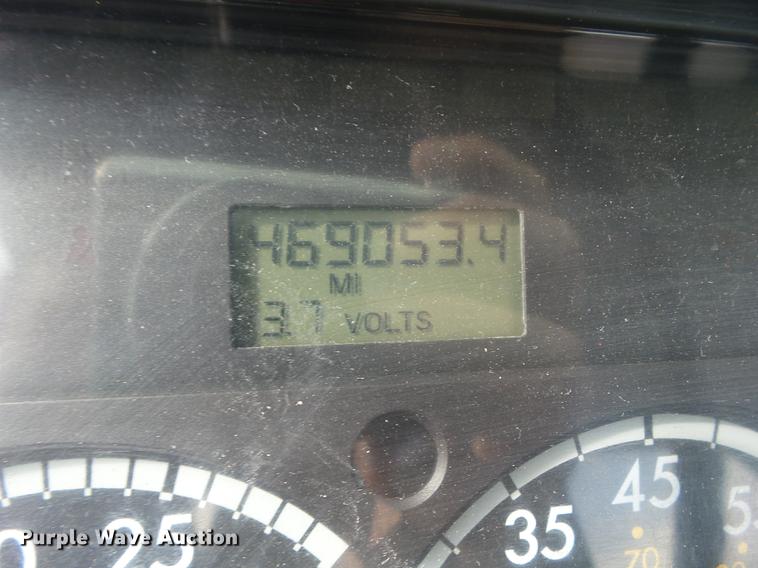 image for item EM9146 2001 Freightliner FL60 rollback truck