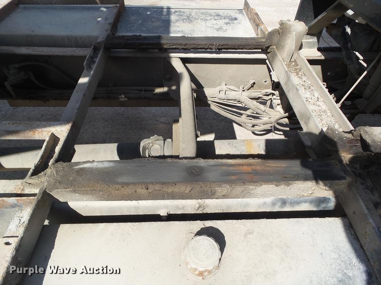 image for item EM9146 2001 Freightliner FL60 rollback truck