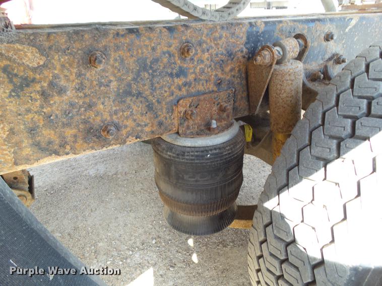 image for item EM9146 2001 Freightliner FL60 rollback truck