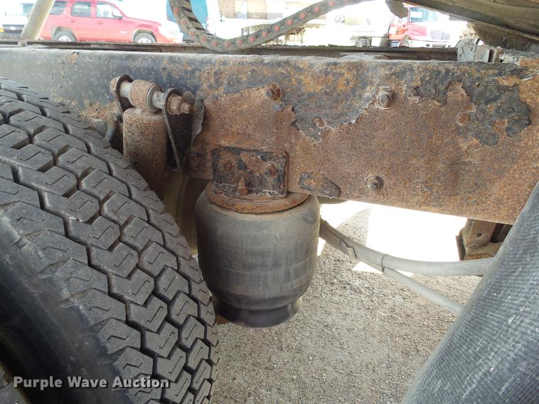 image for item EM9146 2001 Freightliner FL60 rollback truck