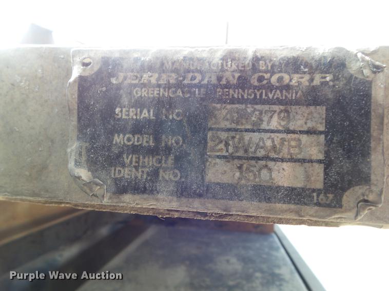 image for item EM9146 2001 Freightliner FL60 rollback truck