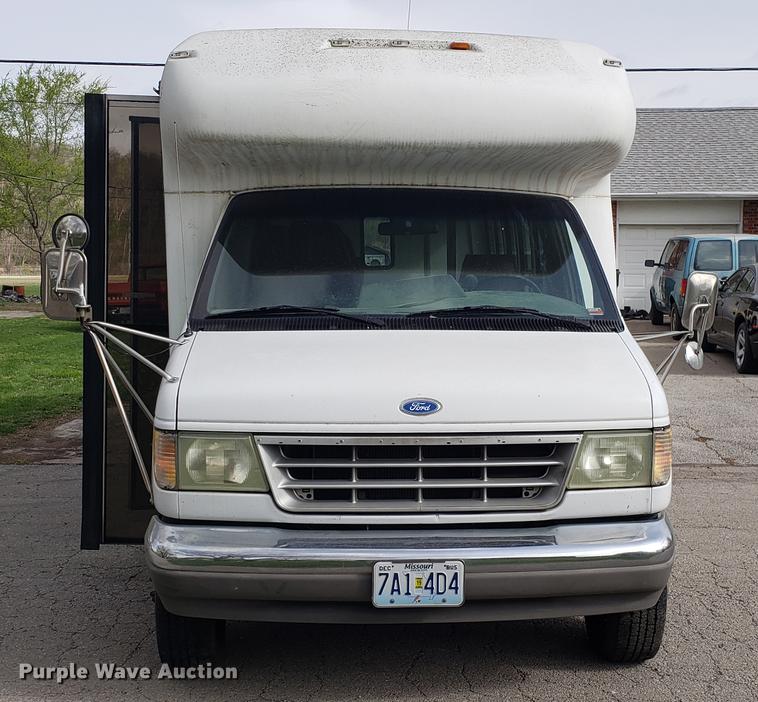 image for item EN9869 1995 Ford Econoline E350 bus
