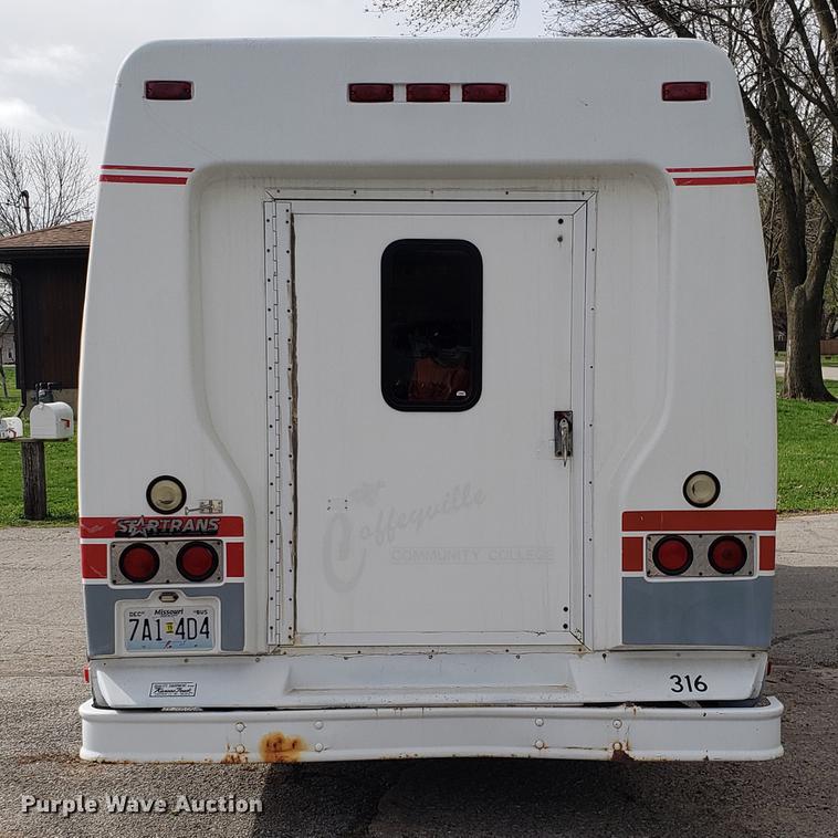 image for item EN9869 1995 Ford Econoline E350 bus