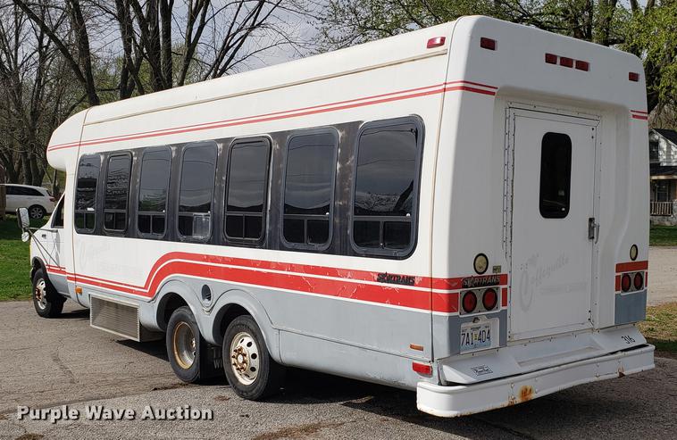 image for item EN9869 1995 Ford Econoline E350 bus