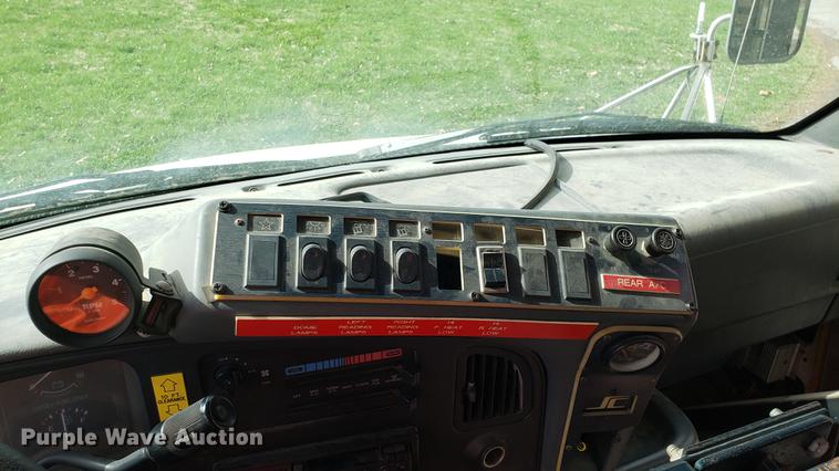 image for item EN9869 1995 Ford Econoline E350 bus