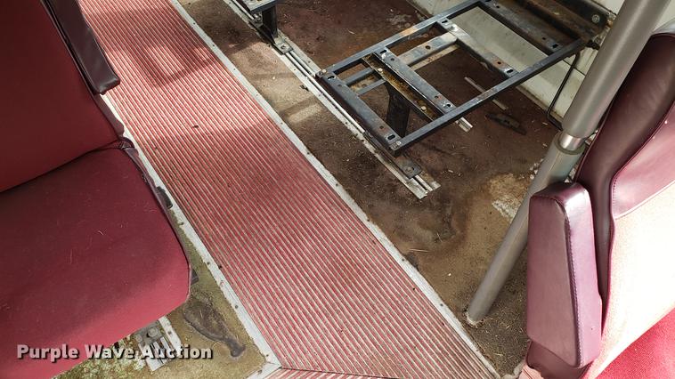 image for item EN9869 1995 Ford Econoline E350 bus