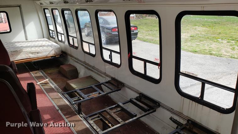 image for item EN9869 1995 Ford Econoline E350 bus