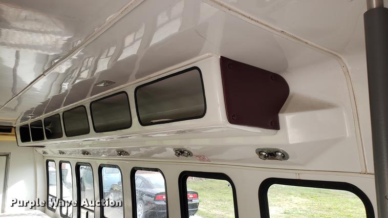 image for item EN9869 1995 Ford Econoline E350 bus